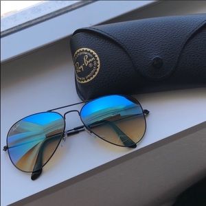 Ray-Ban Aviator Blue Flash Lense